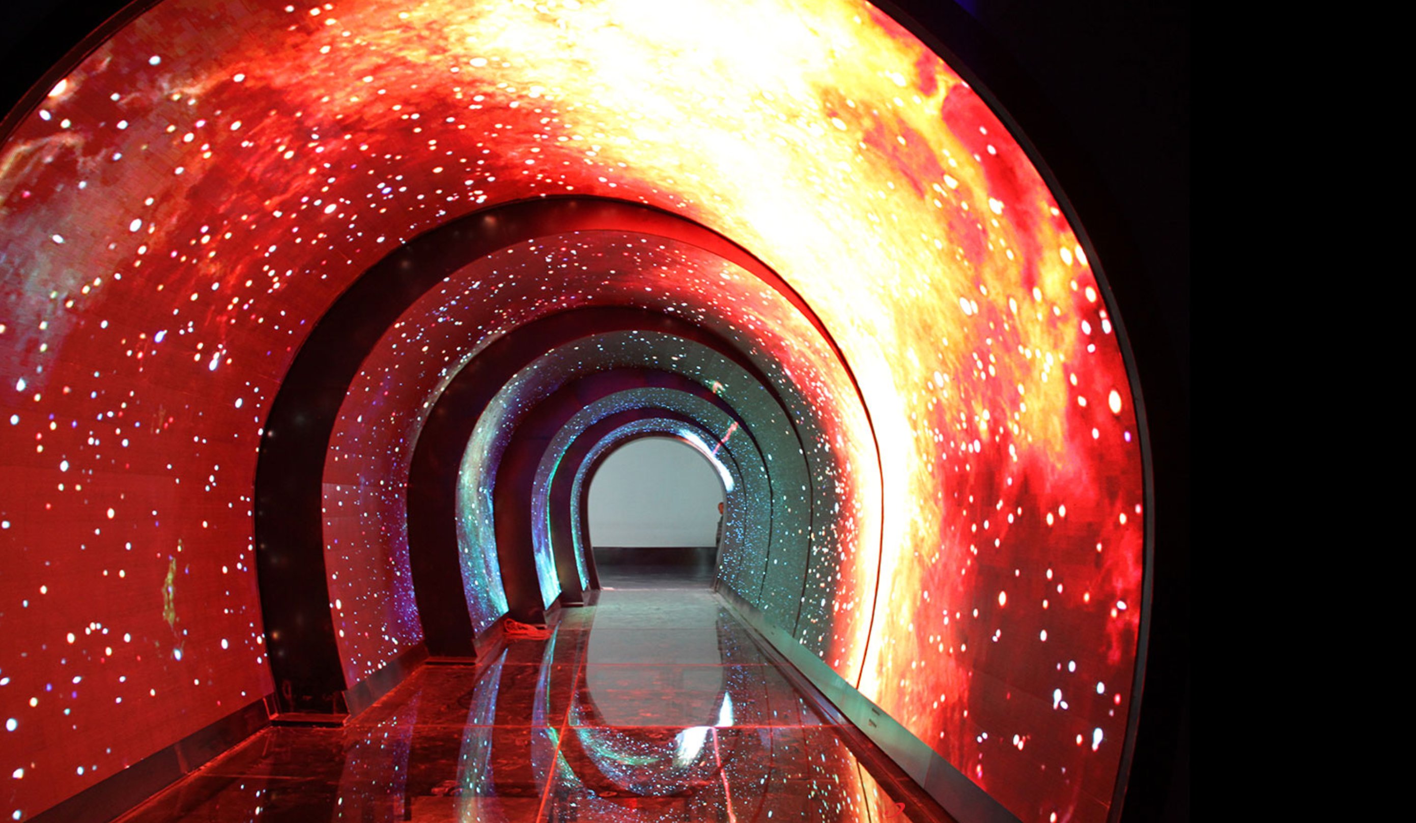 Túnel LED inmersivo 360°
